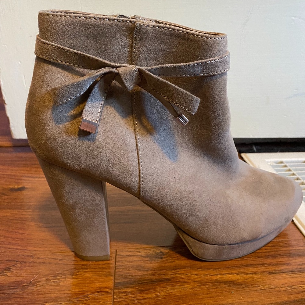 Lauren Conrad heel bootie